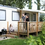 Camping Le Val De Trie 4*